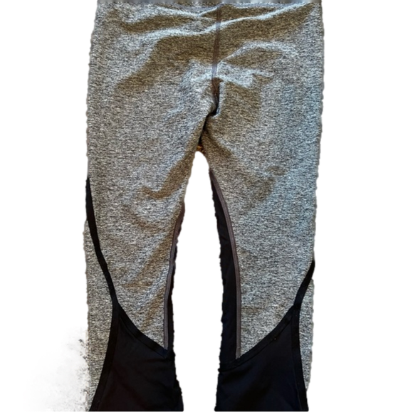 The Northface grey and black workout yoga capris - Picture 3 of 4